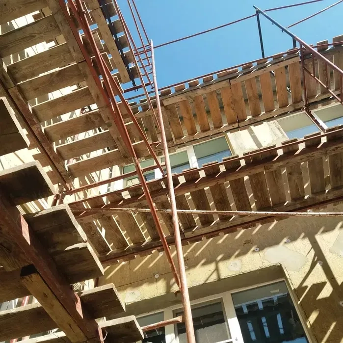 Риштування будівельні, надійні.