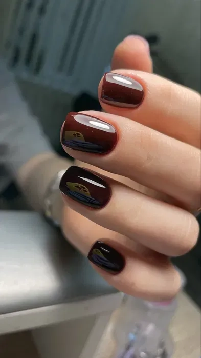 Манікюр, педикюр з покриттям та доглядом