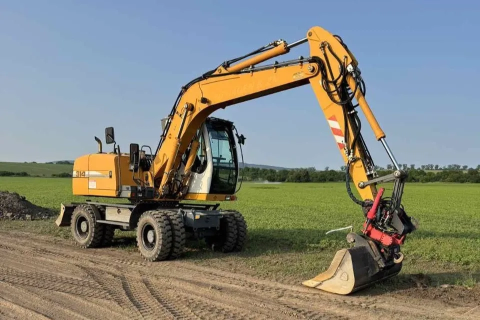 Liebheer A314 повноповоротний екскаватор