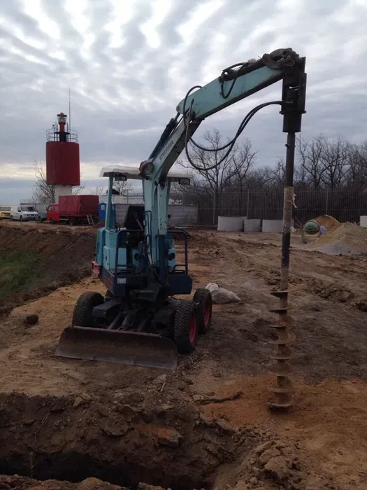 Мініекскаватор