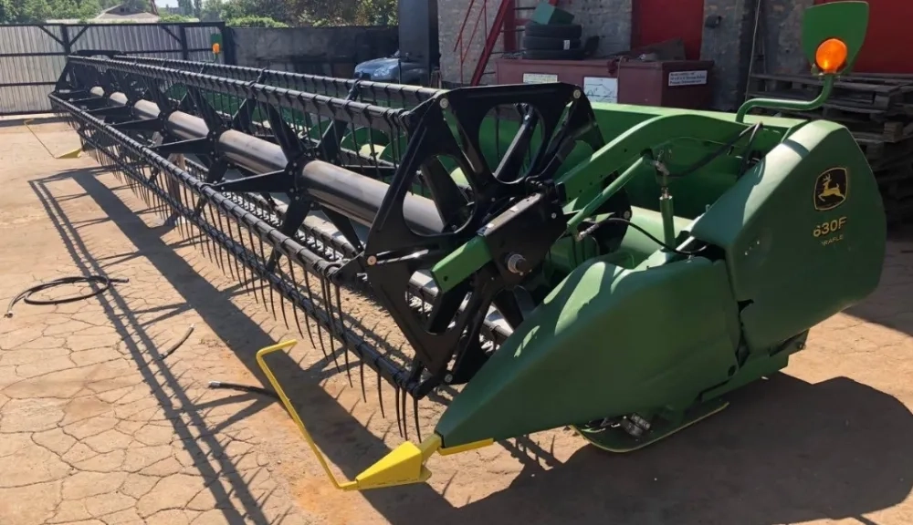 Жатка JOHN DEERE 630f (2284)