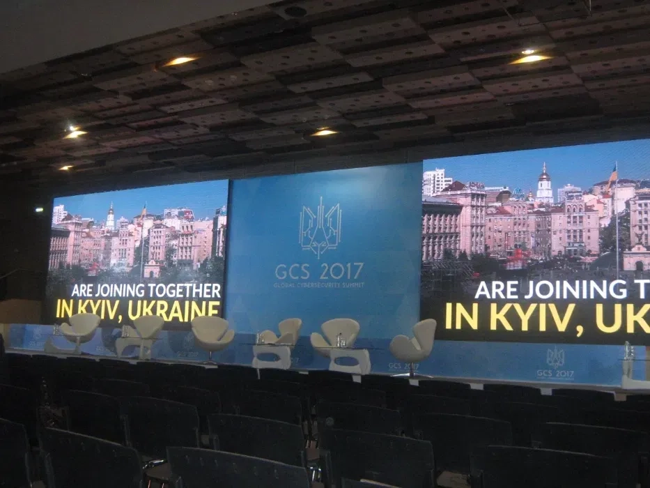 Телевізорі ,плазми , діодні  екрани