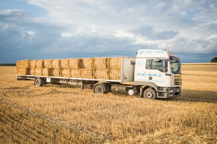 Тюкування сіна с. Левків, Житомирська обл