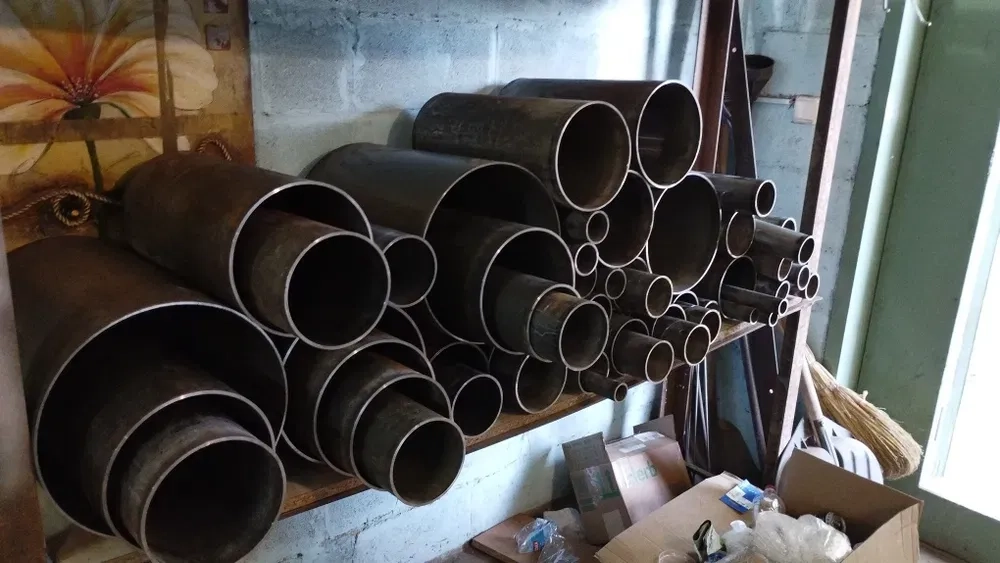 Алмазні коронки та обладнання для різки бетону.