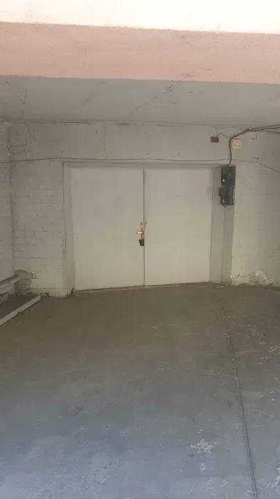 Паркінг окремий бокс (гараж) 70м2 Крутогірний узвіз 30