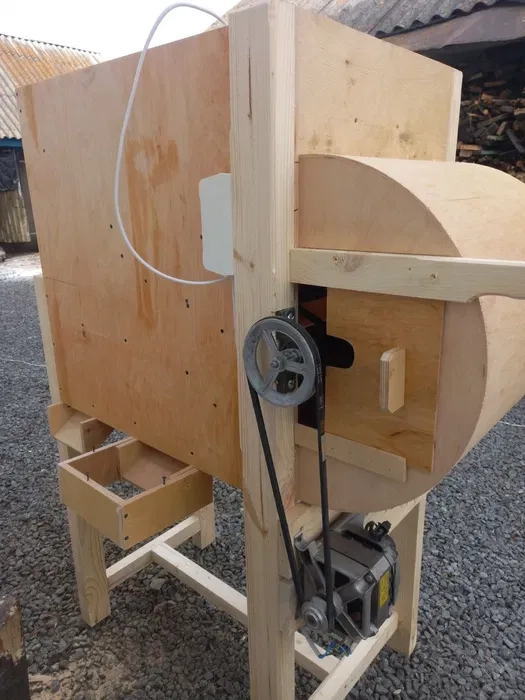 Віялка зернова.Новий двигун з регулятором обертів