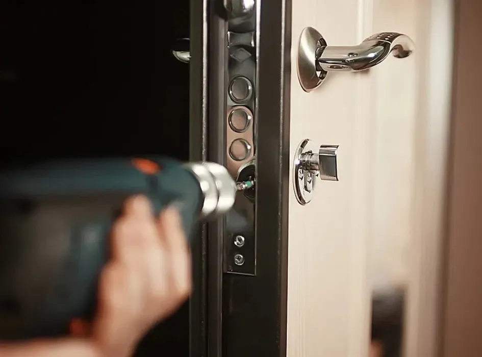 Заміна замка, заміна циліндра, заміна ручки, заміна петель