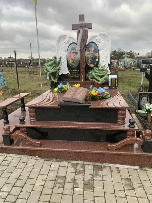 Пам’ятники з граніту під замовлення