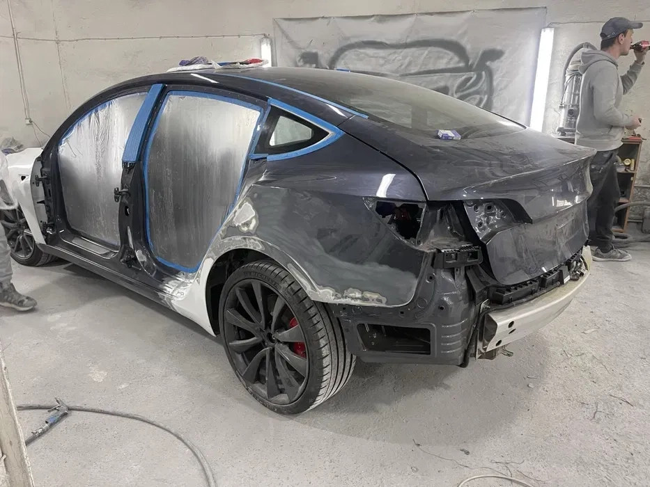 Тесла сервіс тесла ремонт відновлення тесли після дтп