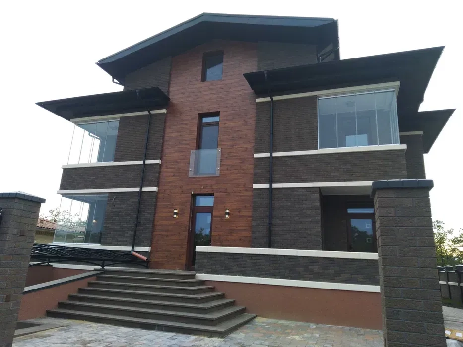 Будівництво будинків під ключ. З бомбосховищем. Київ і область.