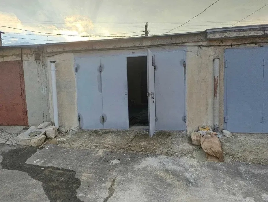 Кам’яний гараж під склад – Таїрова