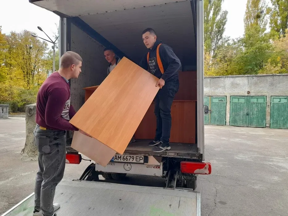Вантажоперевезення, збирання меблів, послуги вантажників