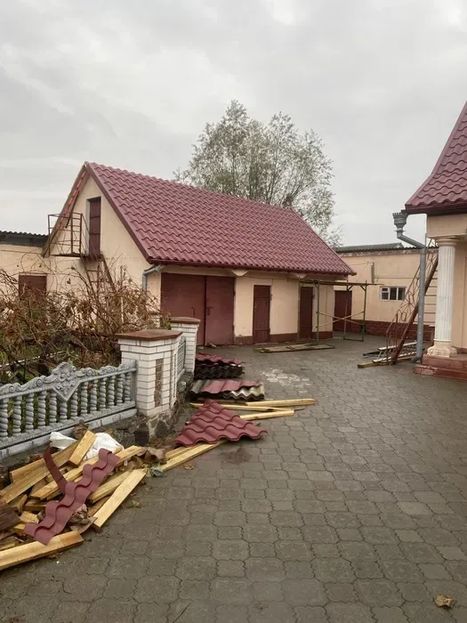 Покрівельні роботи. Послуги з будівництва дахів, різної складності. Утепленням дахів, підшивкою карнизних звісів, монтаж водостічних систем!