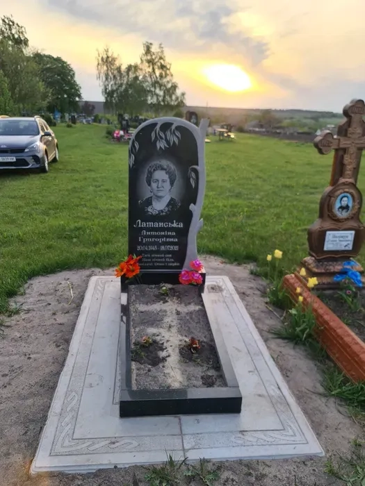 Виготовлення Пам'ятників. Повний Спектр Послуг: Від Проекту До Встановлення. Доступні Ціни!