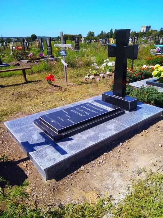 Виготовлення Пам'ятників. Повний Спектр Послуг: Від Проекту До Встановлення. Доступні Ціни!