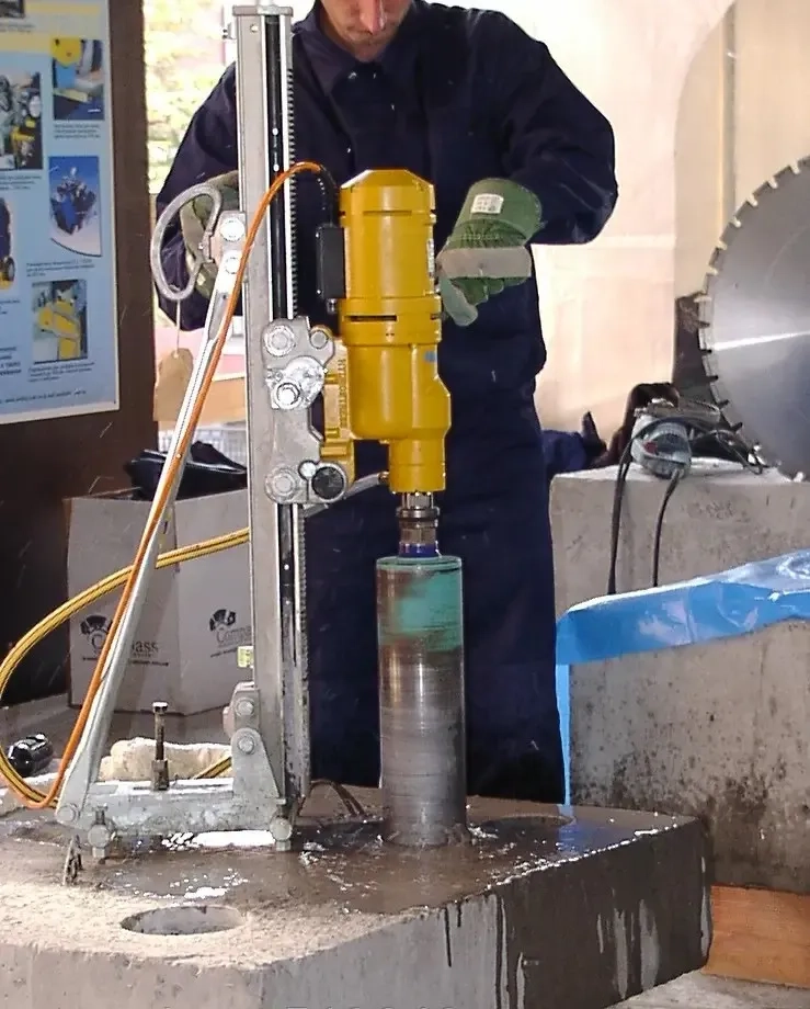 Влаштування отворів в конструкціях будівель та споруд.