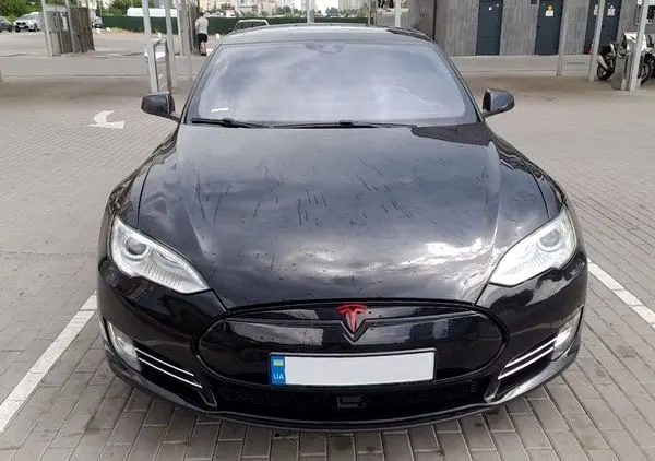 420 Авто на весілля Tesla Model S чорний з водієм у Києві