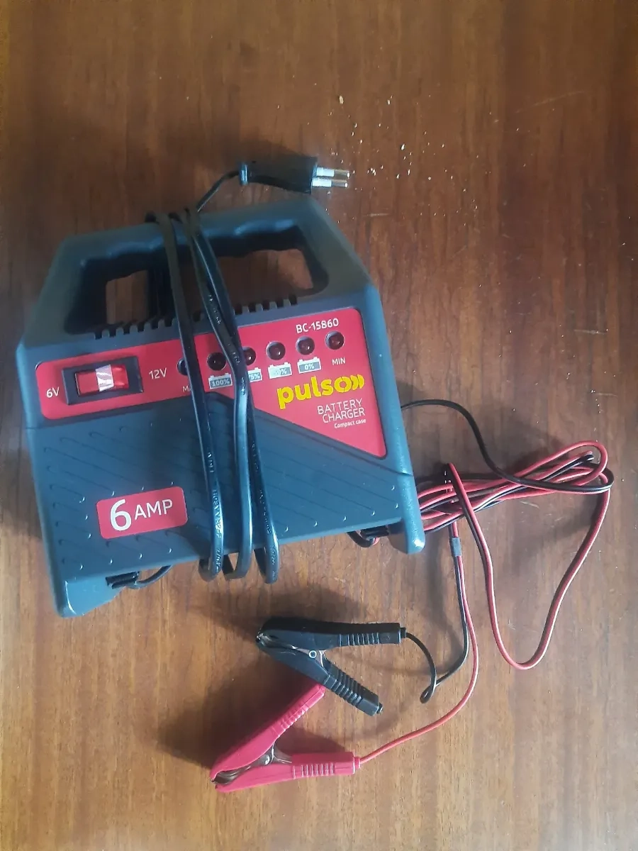 Зарядний пристрій для акумулятора