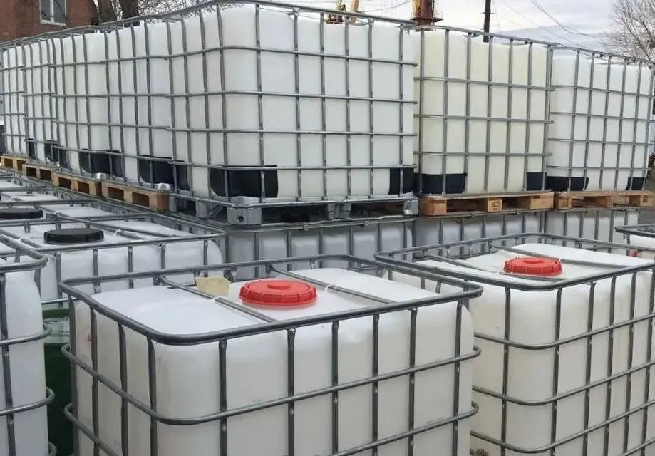 Перевезення розчинів кислот та луг в єврокубах від 43 ₴/км