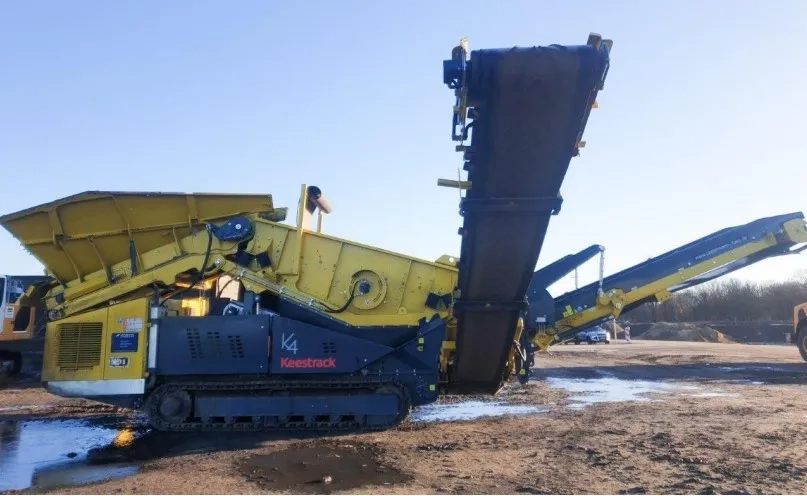 Вживаний мобільний скальпуючий грохот Keestrack K4