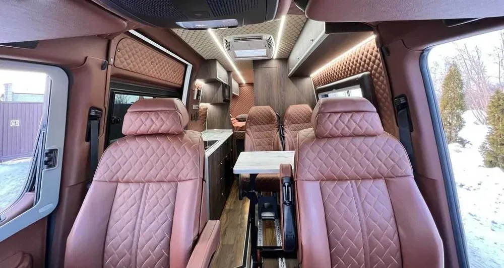 Обшивка салону, сидінь, стелі. Переобладнання мікроавтобусів.