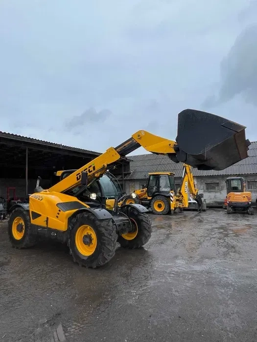 Послуги навантажувача. Швидко та надійно