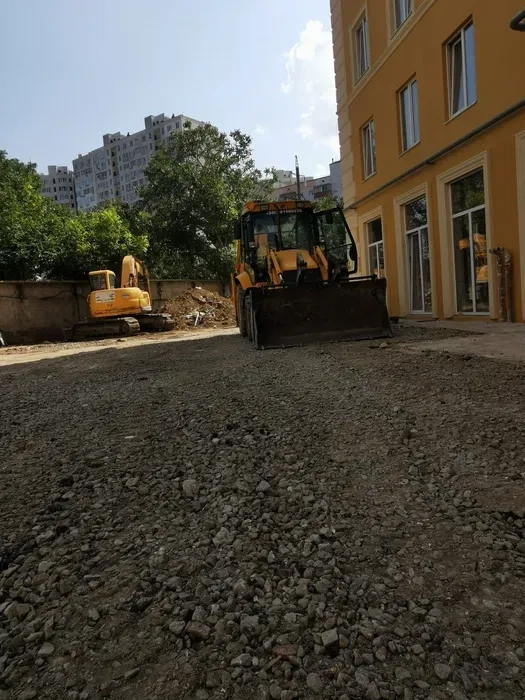 Услуги экскаватора ,спецтехники JCB гидромолот вибротрамбовка