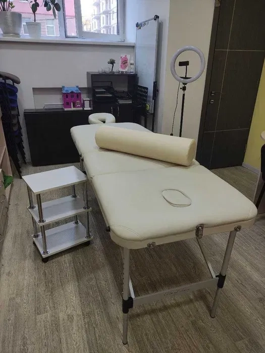 Кабінет з кушеткою для масажистів, косметологів, навчання година/день
