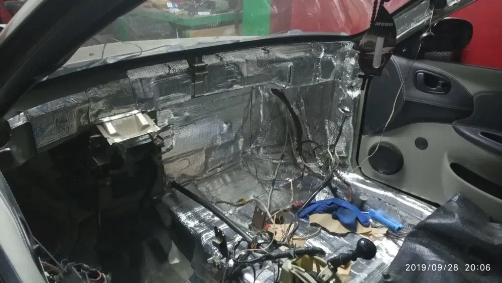 Установка музыки,камер заднего вида,света на авто и многое другое