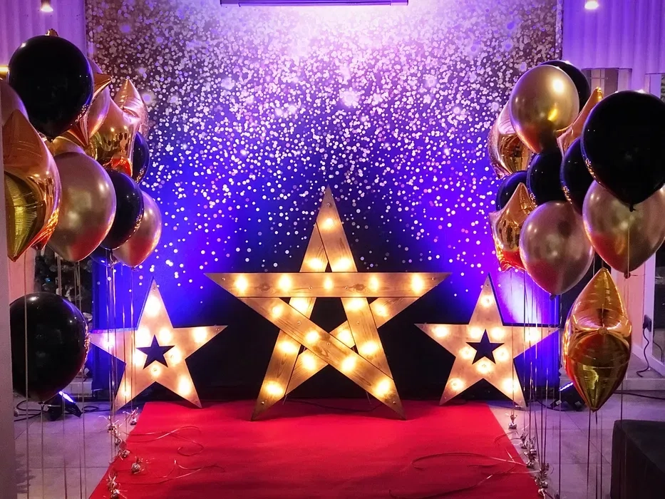 ЗІРКА з лампочками фотозона ВИПУСКНИЙ день народження новорічна