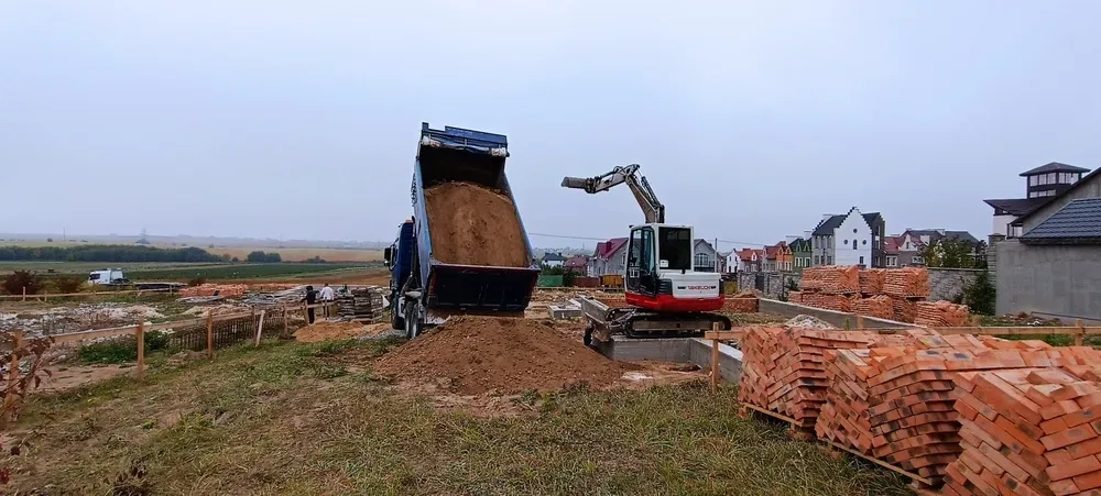 Послуги міні-екскаватора