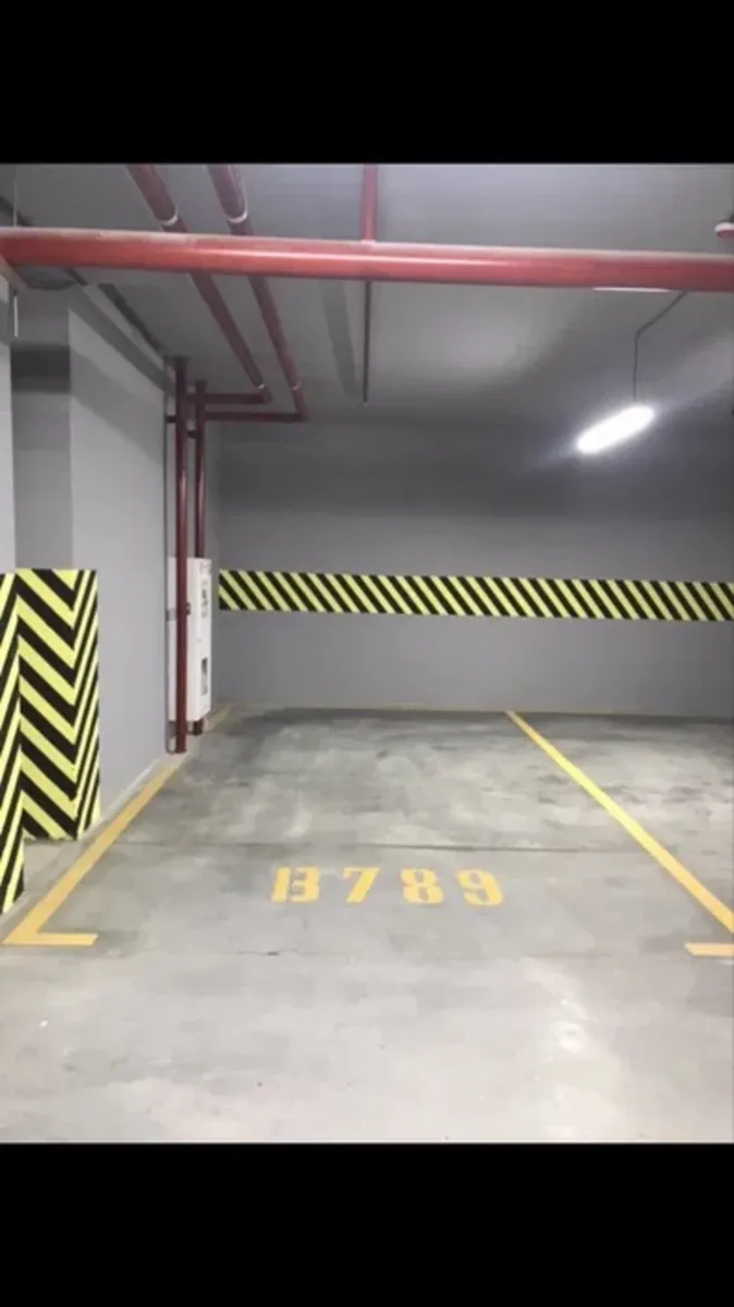 Місце на паркінгу під цілодобовою охороною