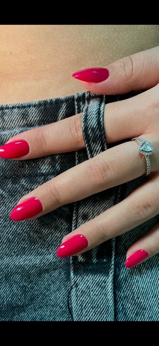 Послуги манікюра , педікюра , наращування