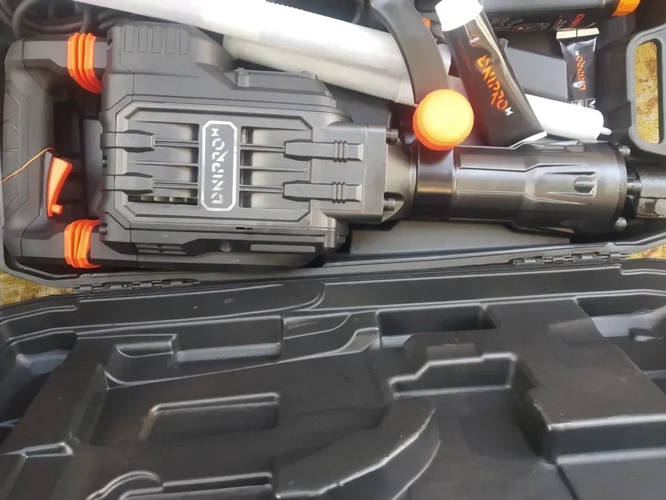 Відбійний молоток потужний