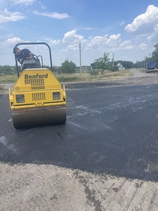 Асфальтування ангарів, дворів, доріг ітд.