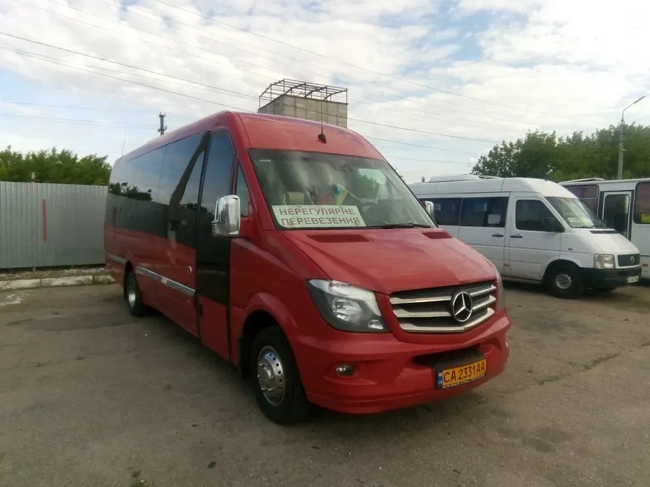 Послуги пасажирські перевезення на автобуси та мікроавтобус