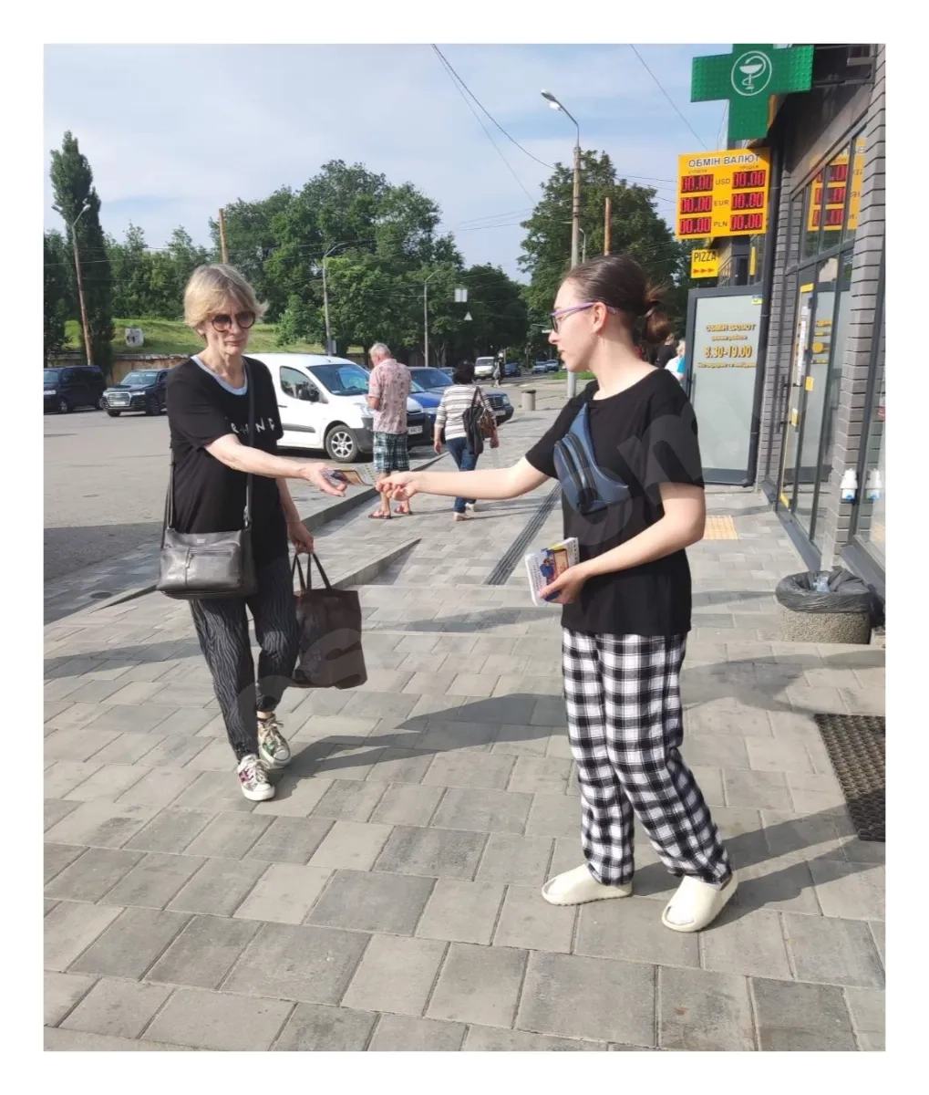 Роздача флаєрів у Києві – швидко та ефективно тут!