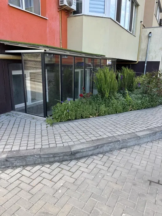 Цокольне нежитлове приміщення 145 кв.м. в 9ти поверхн. домі