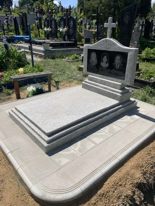 Пам'ятники з мармуровою крихти.Встановлення, реставрація, плитка.