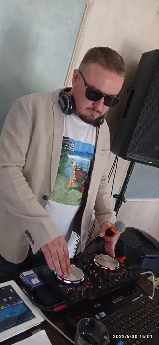 Ведучий та музика для вашого свята: професійно, драйвово та незабутньо