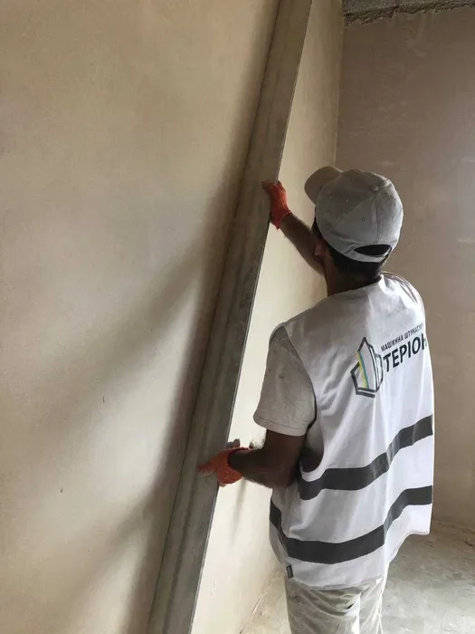 Штукатурка, машинна штукатурка, Стяжка підлоги.