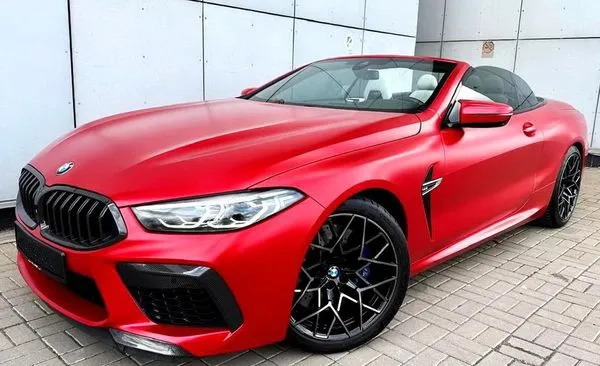 286 Кабріолет BMW M8 F91 Cabrio червона без водія