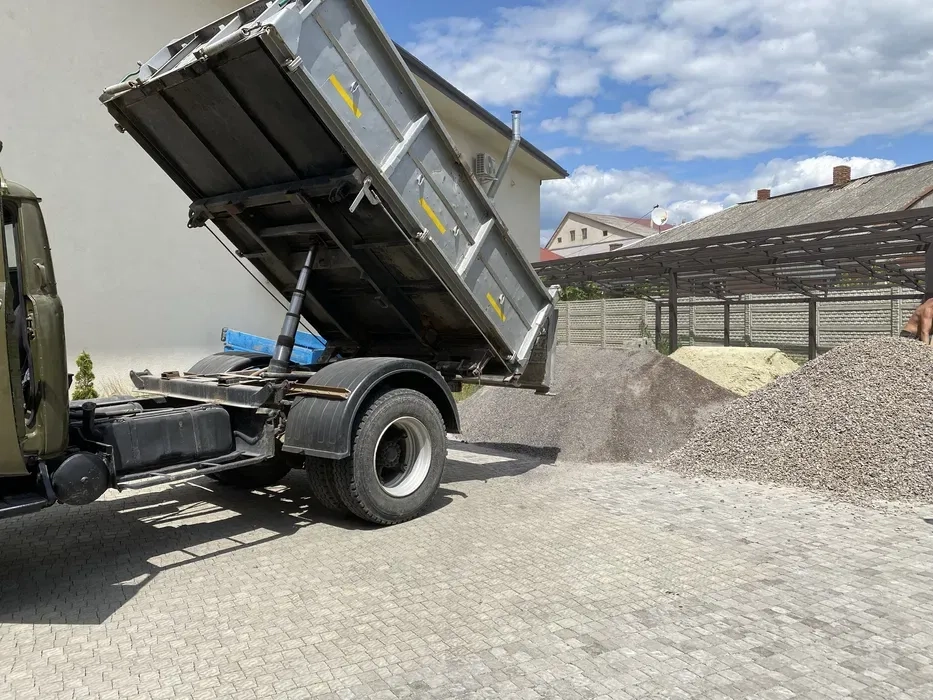 Доставка піску,щебню,отсеву і тд вивоз смітя,вивіз сміття