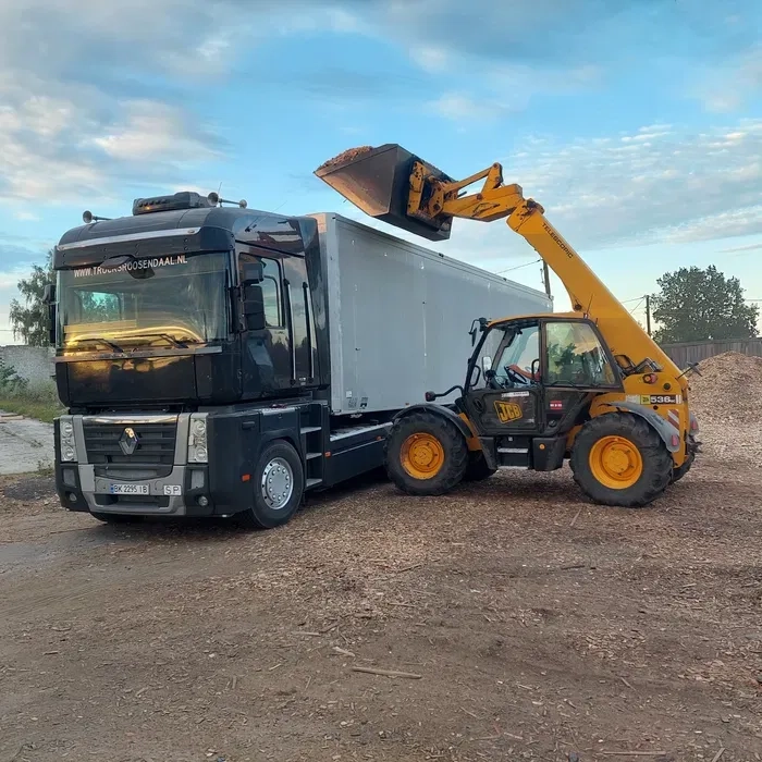 Професійні перевезення: Перевеземо ваші меблі дбайливо та вчасно