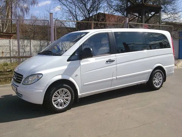 281 Мікроавтобус на весілля Mercedes Vito білий