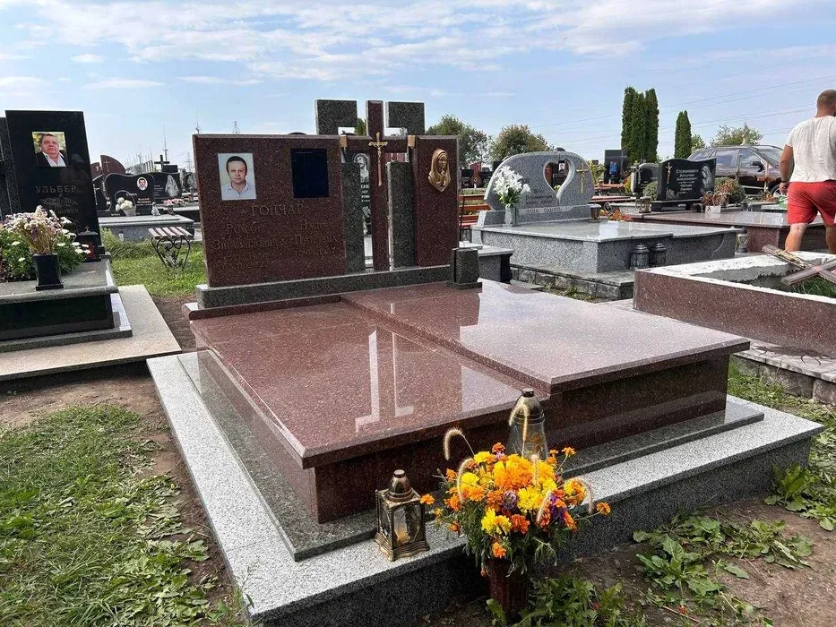 Пам'ятники з Граніту (SVS-GRANIT): Власне Виробництво.