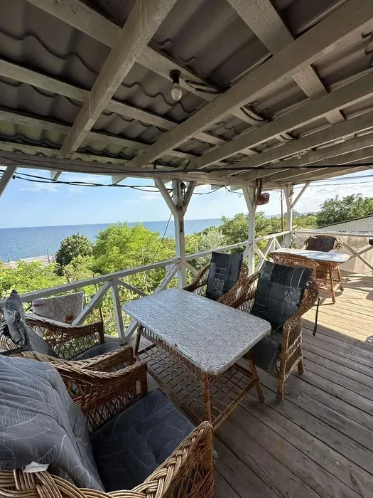 Квартира з видом на море