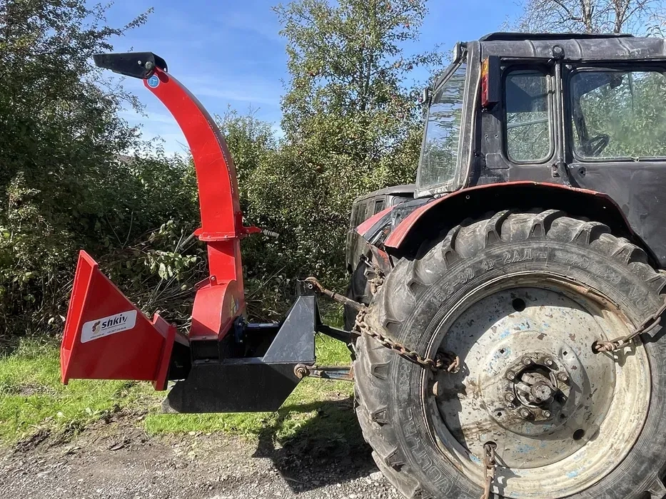Подрібнювач гілок, щепоріз, дробилка