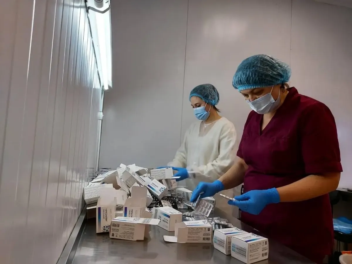 Капсулювання в тверду желатинову капсулу розміру "0", вага 0,350 0,450 гр