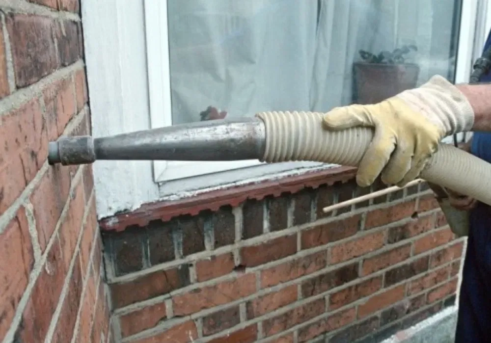 Задування стін перлітом, пенокрошкою та ековатою